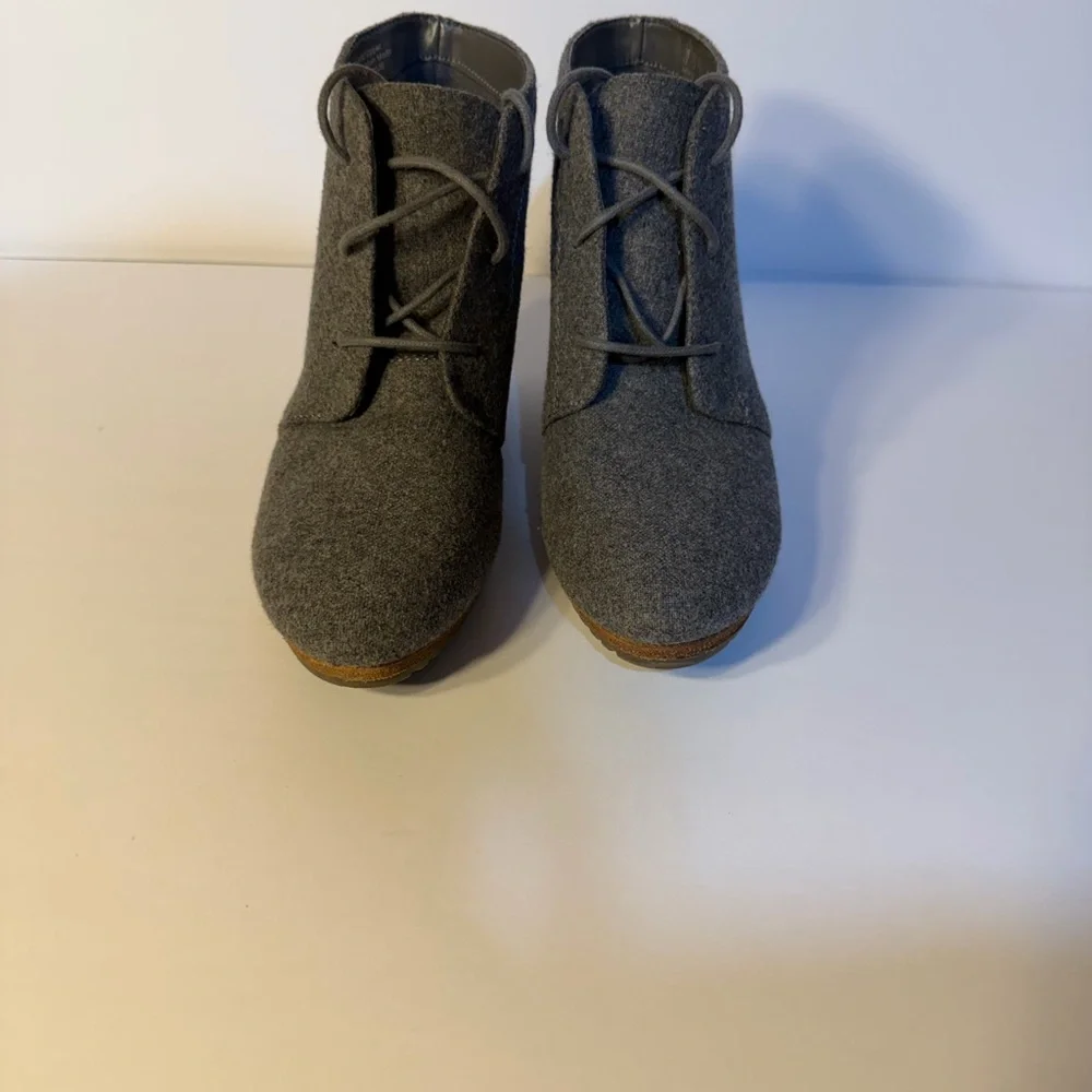 Dr. Scholl's Gray Lace-Up Ankle Boots